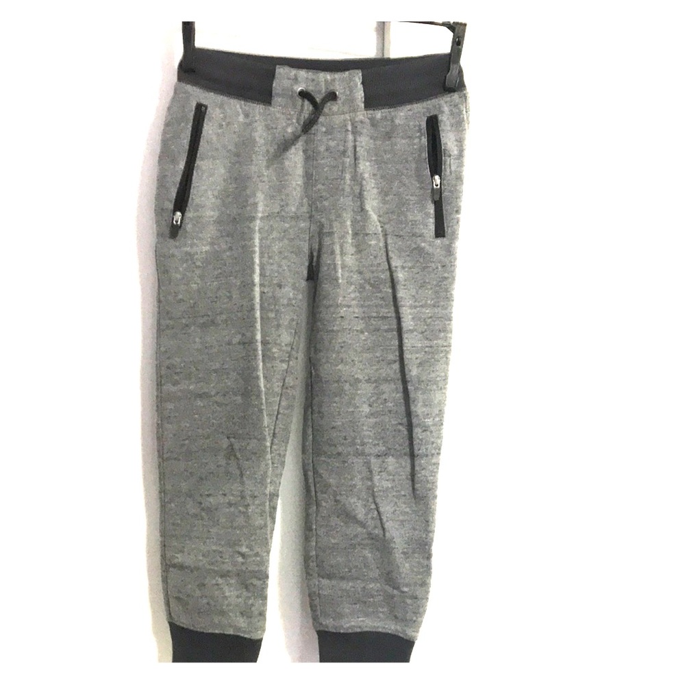 Boys heather grey sweatpants w/ zipper pockets